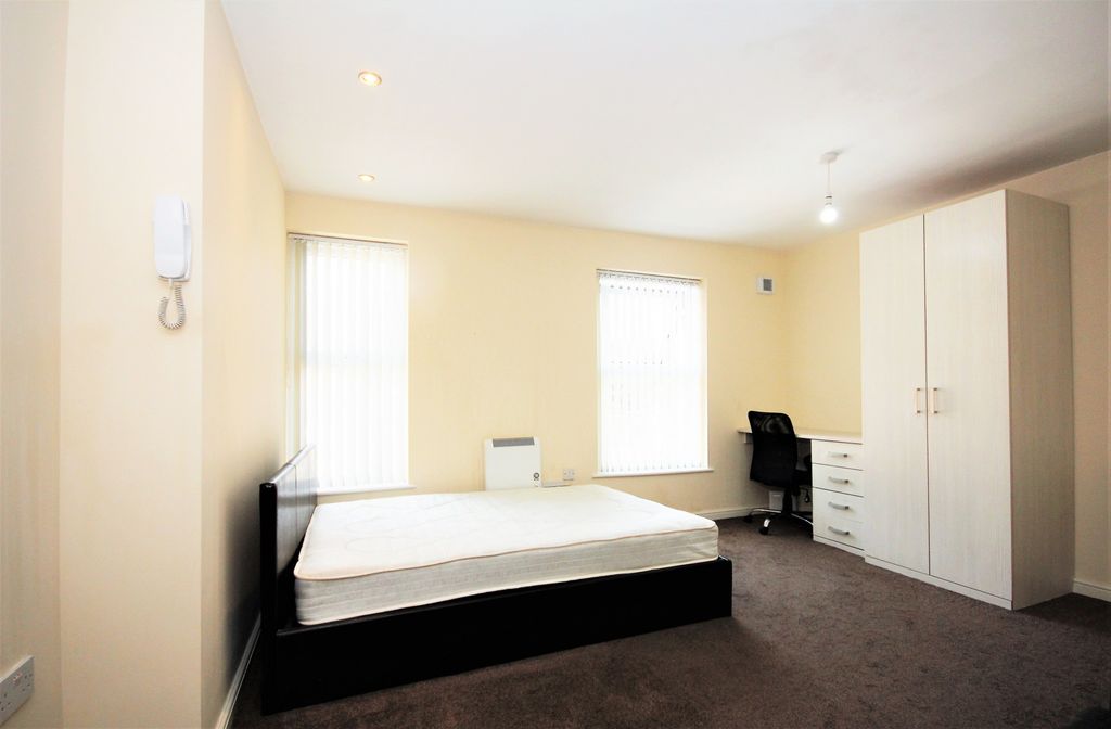 Property photo 3 of 5