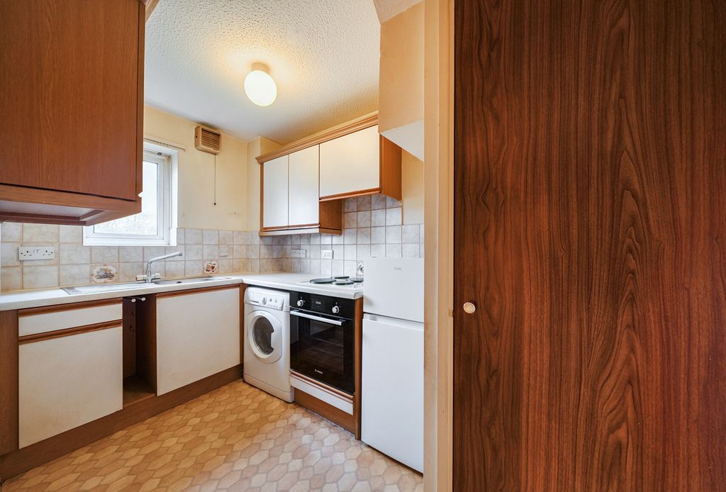 Property photo 3 of 21 1405134-12-69846E...