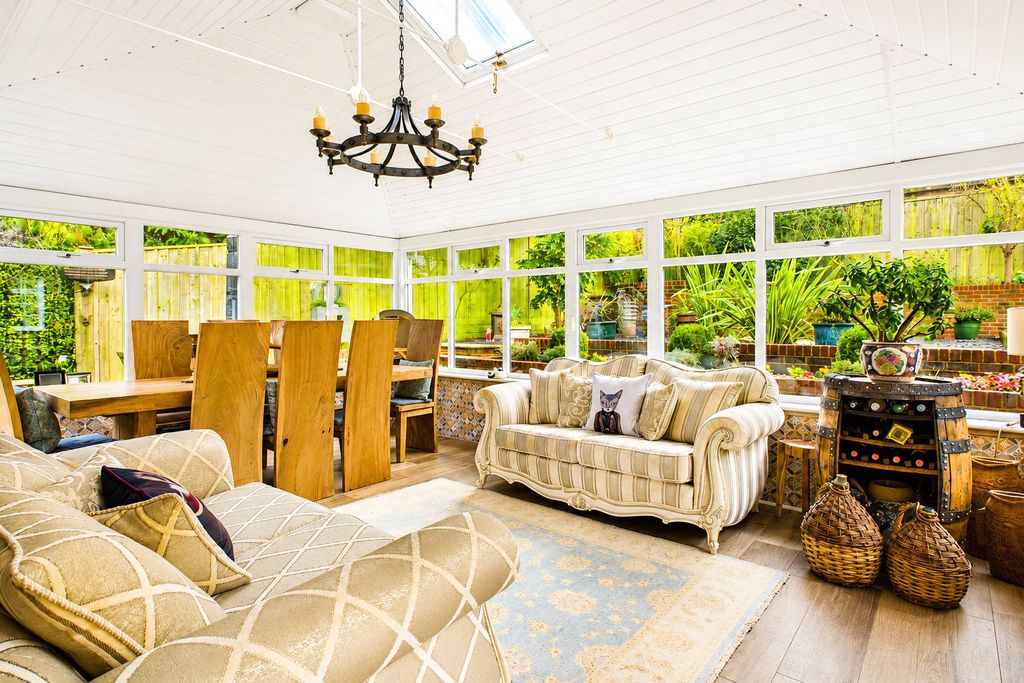 Property photo 2 of 53 Conservatory