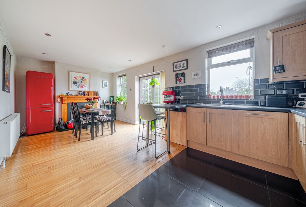 Property photo 1 of 15 1419205-8-699c862...