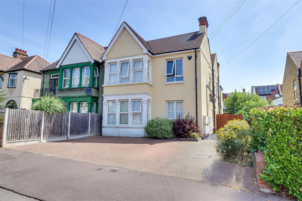 Property photo 1 of 12