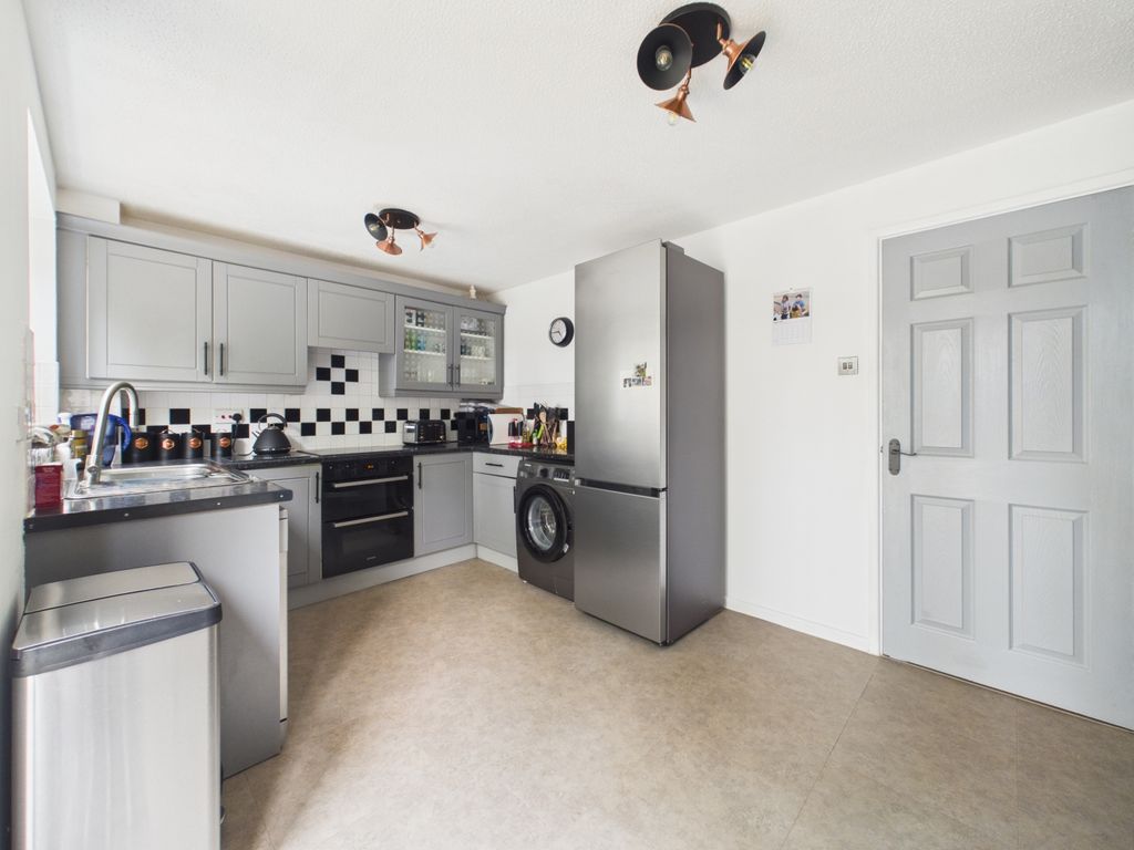 Property photo 2 of 16 Kitchen Breakfast Room