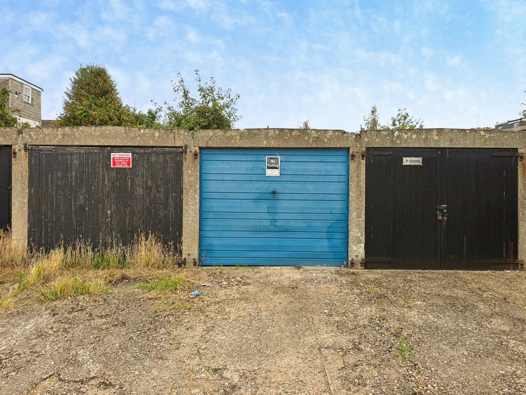 Property photo 1 of 5