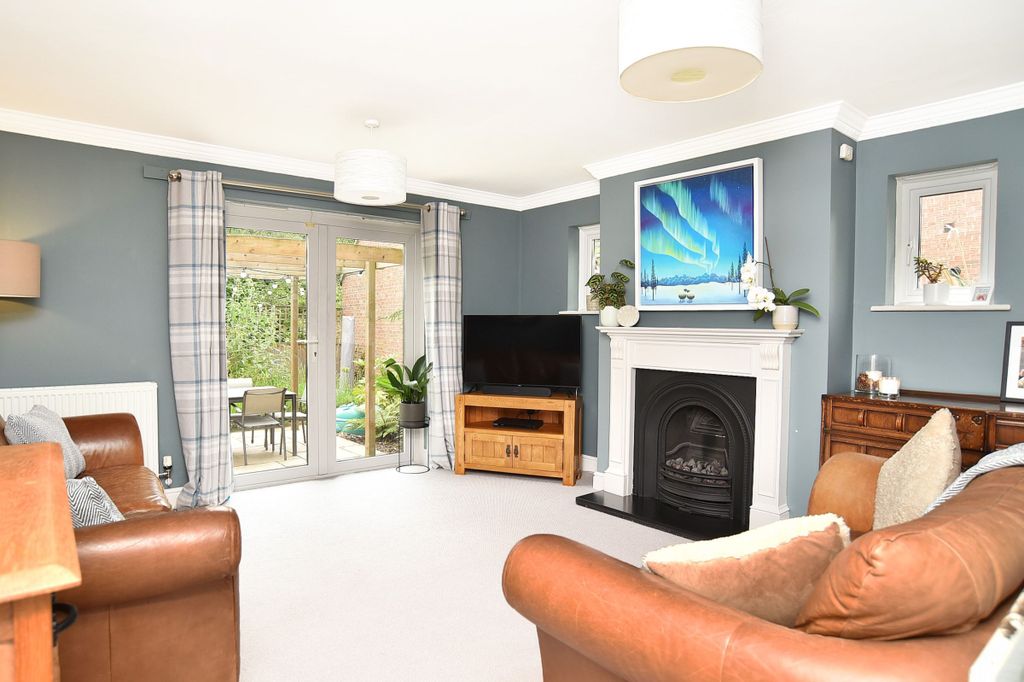 Property photo 3 of 32
