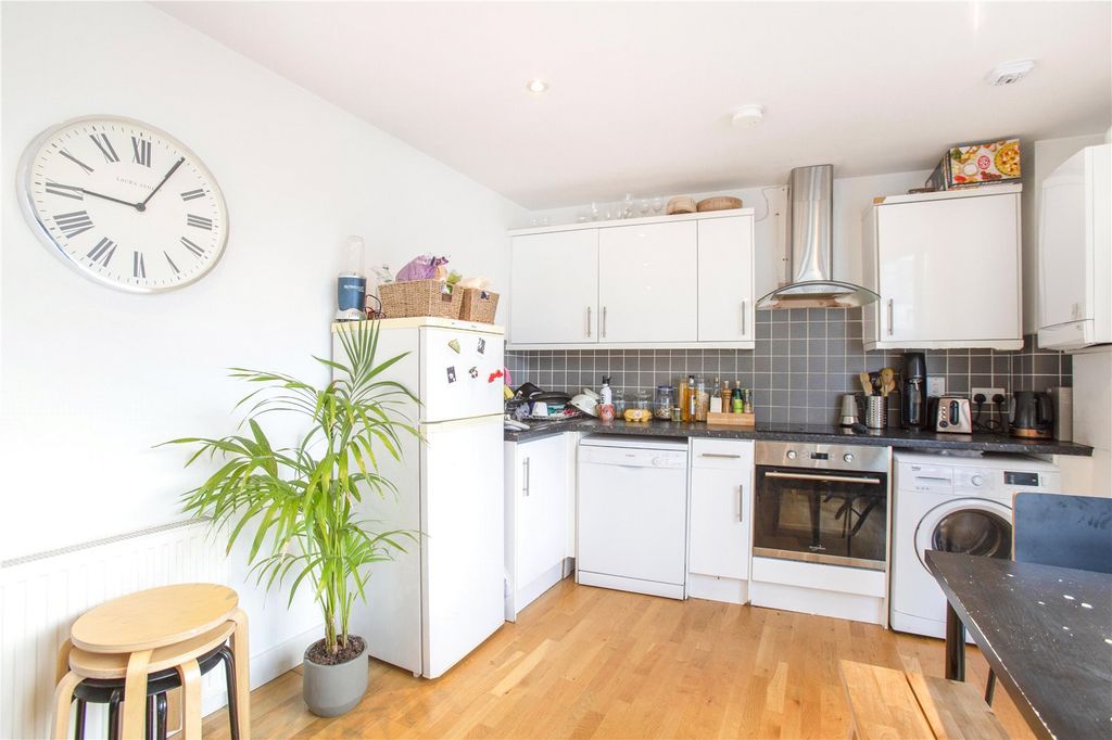 Property photo 2 of 10 Kitchen