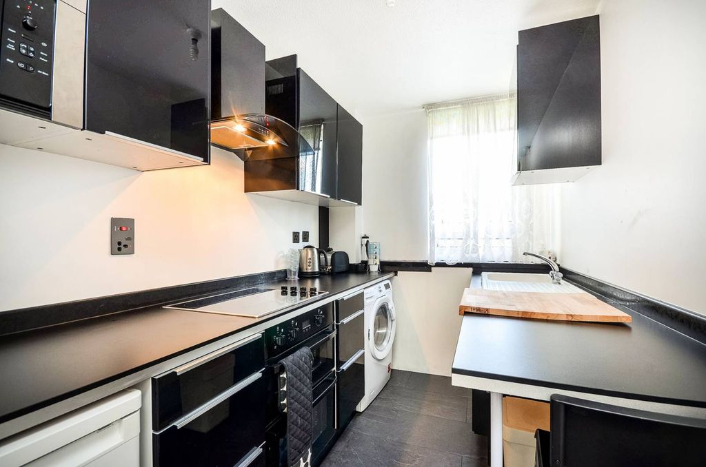 Property photo 1 of 3