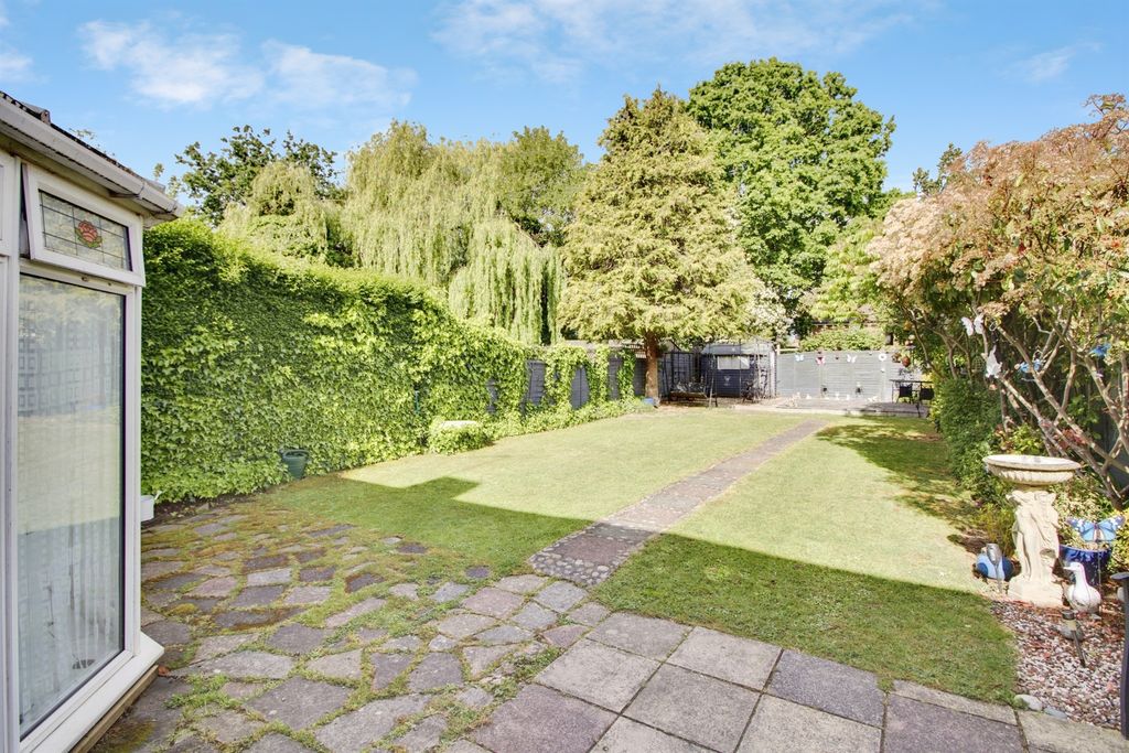 Property photo 2 of 28