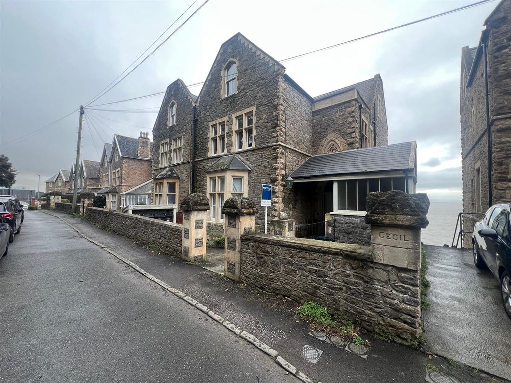 Property photo 1 of 9 External