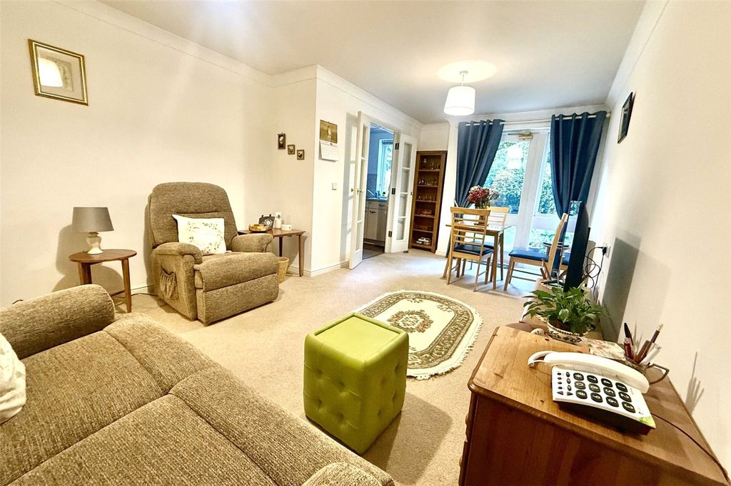 Property photo 2 of 11 Picture No. 12