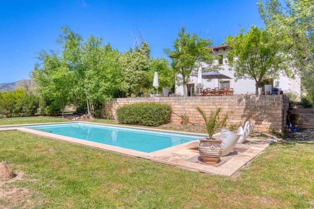 Property photo 1 of 20 Pool (6)
