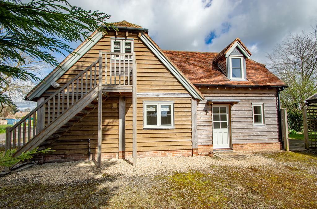 Property photo 1 of 14 Side Elevation