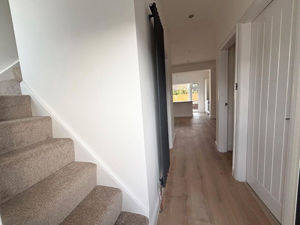 Property photo 2 of 22 14203960-c932-4662-92A7-77385Eb811B1.Jpg