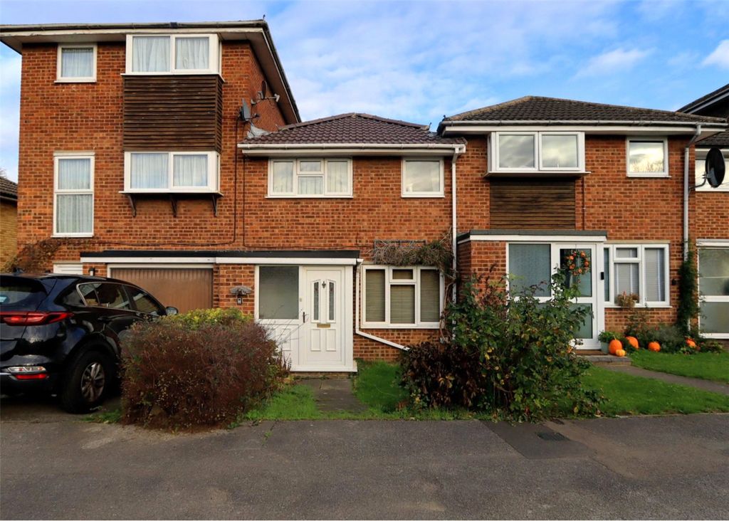 Property photo 1 of 10 Front