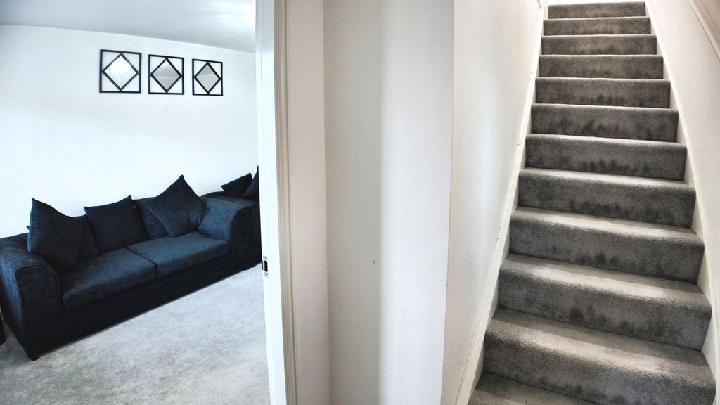 Property photo 3 of 24