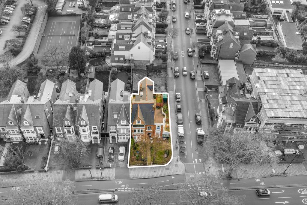 Property photo 3 of 14