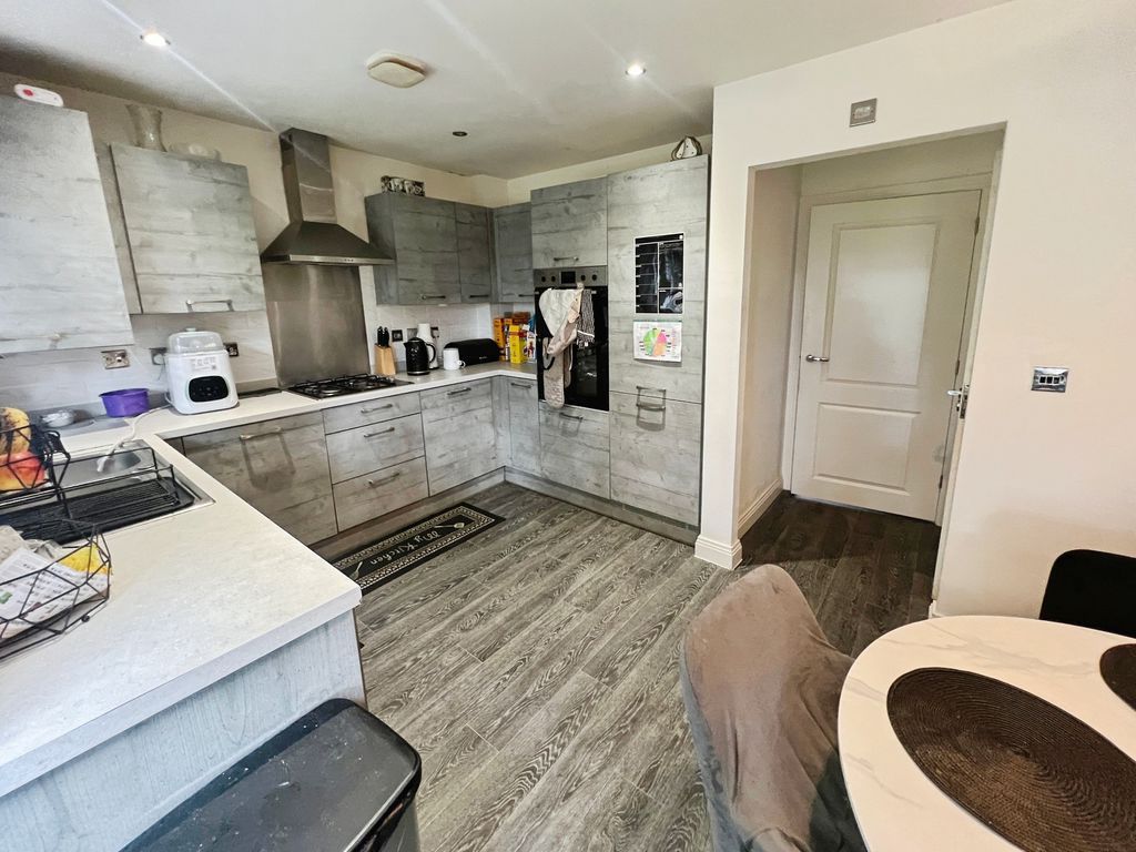 Property photo 3 of 14 Kitchen Diner