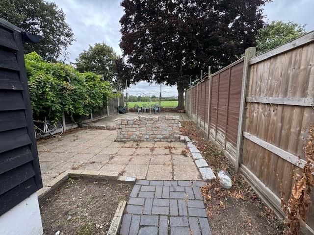 Property photo 2 of 6 Garden.Jpg