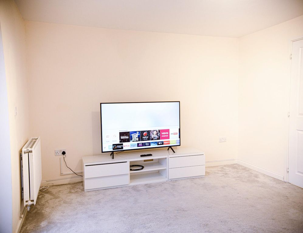 Property photo 3 of 33