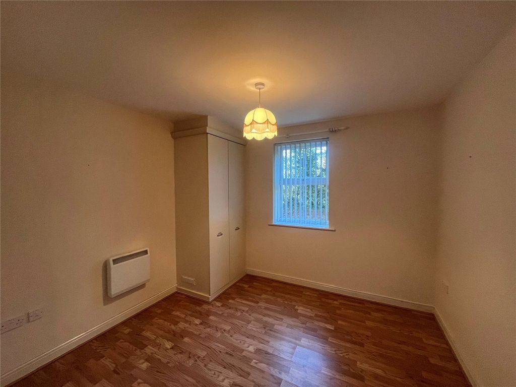 Property photo 2 of 14 Picture No. 17