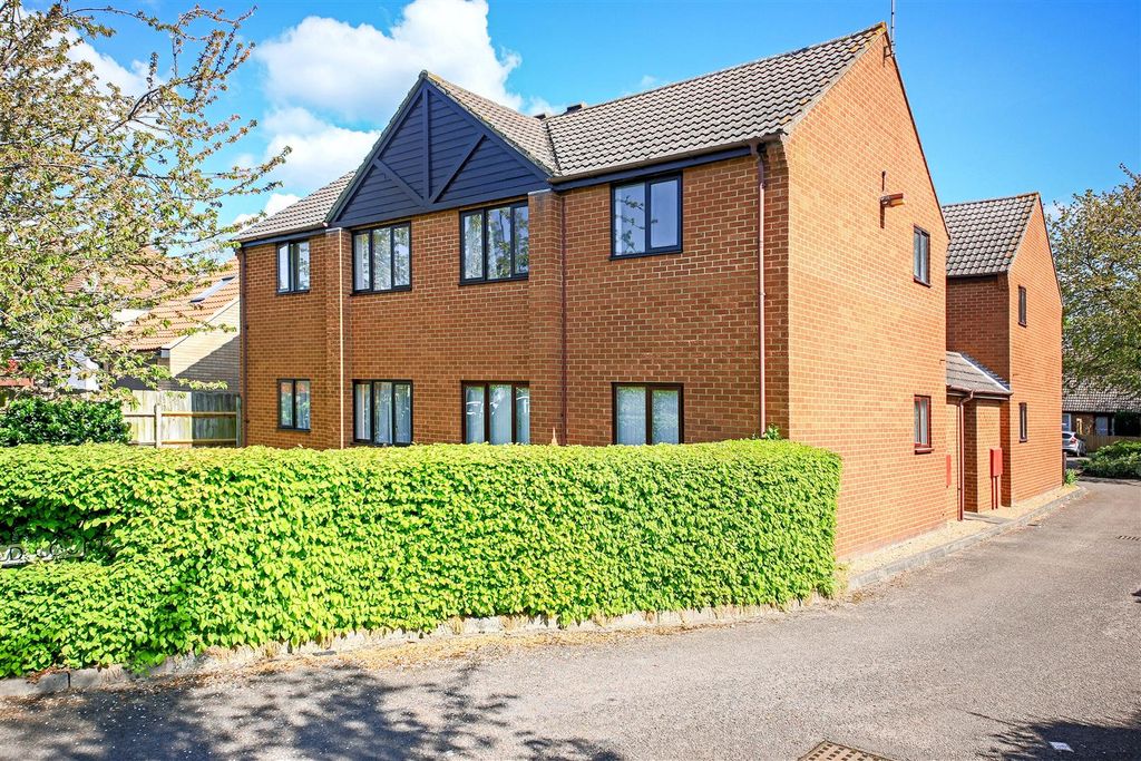 Property photo 1 of 8 Front