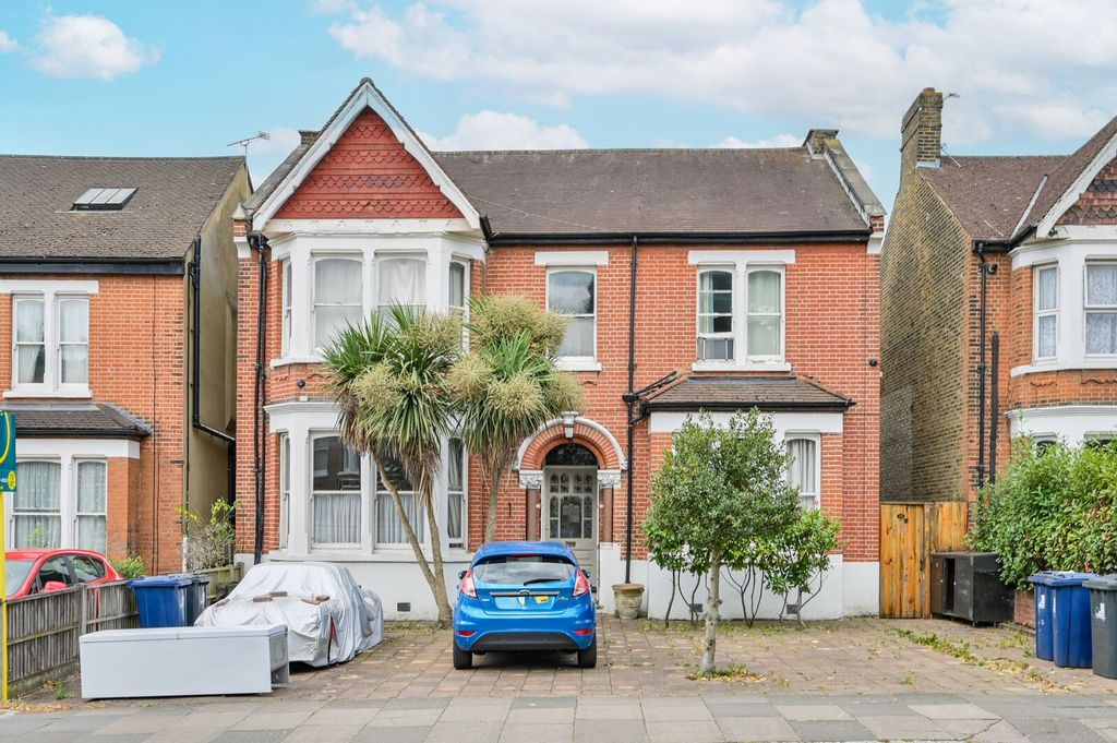 Property photo 1 of 8
