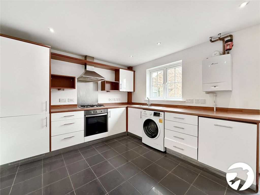Property photo 3 of 17 Kitchen