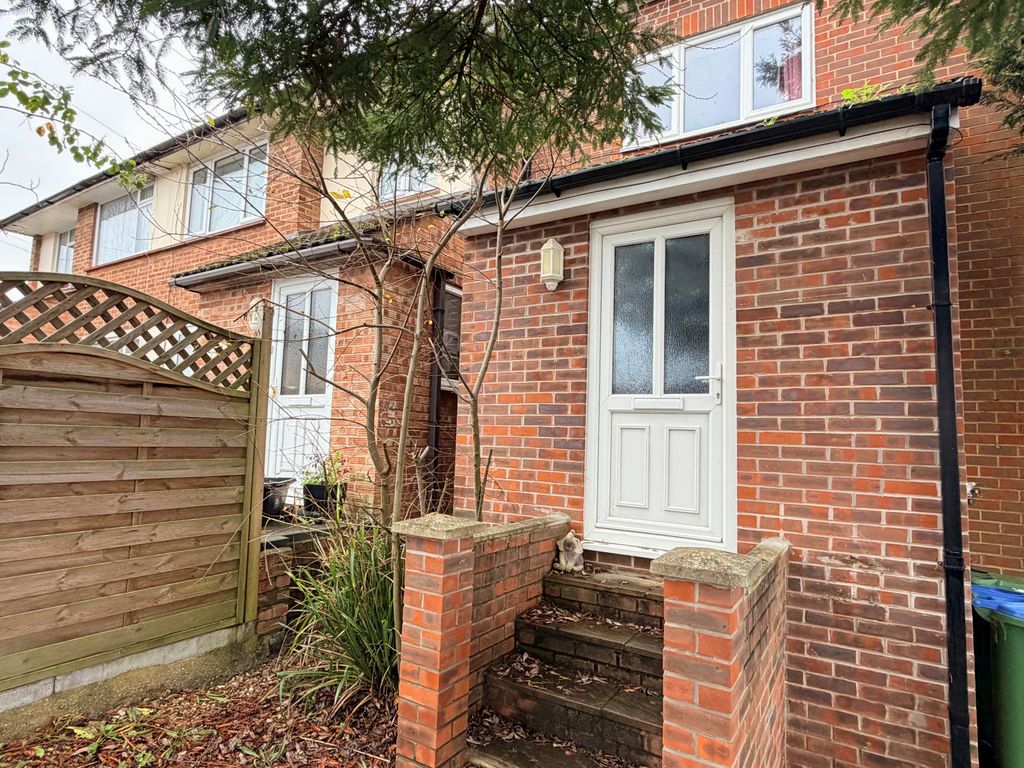 Property photo 1 of 10 Front