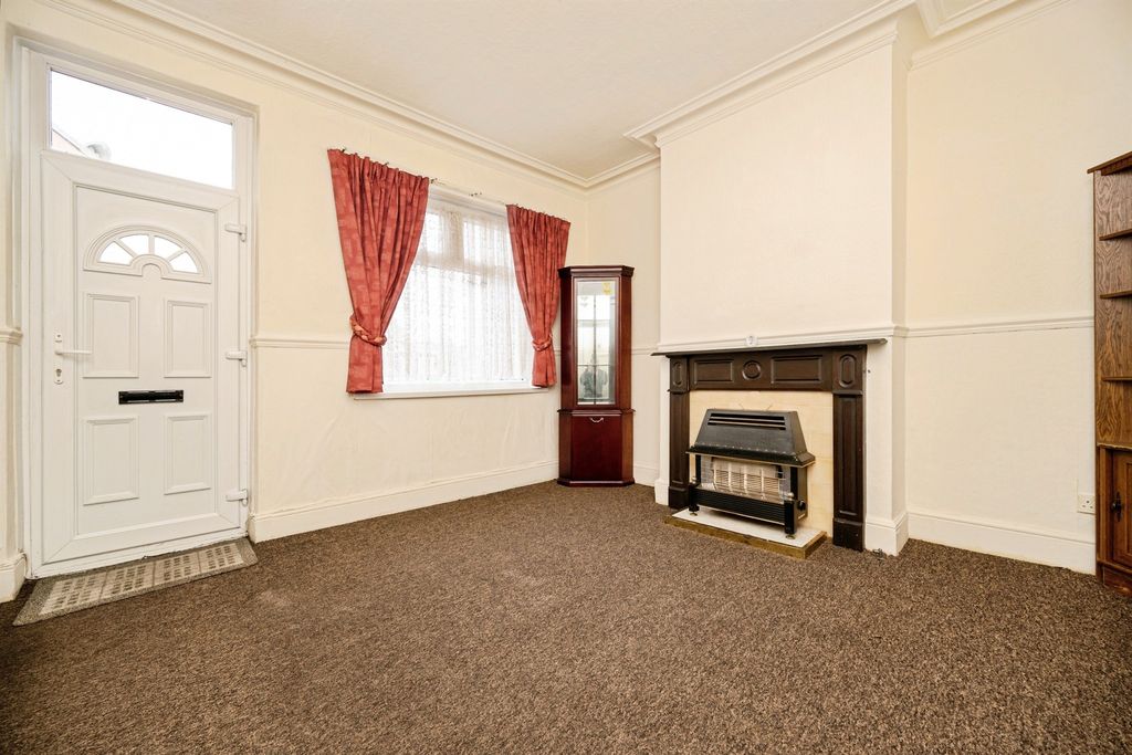 Property photo 3 of 11