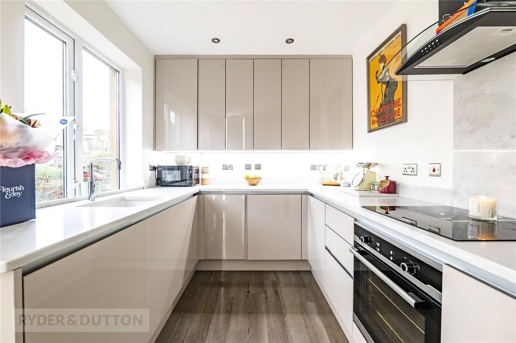 Property photo 2 of 24 Picture No. 70