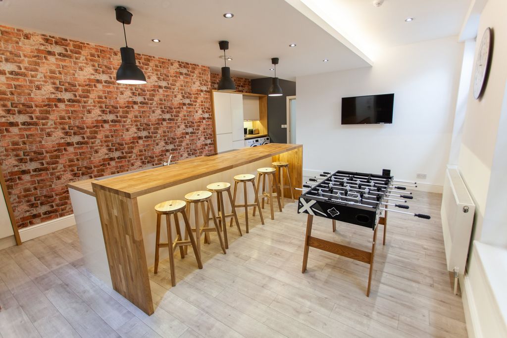 Property photo 3 of 20 1-02