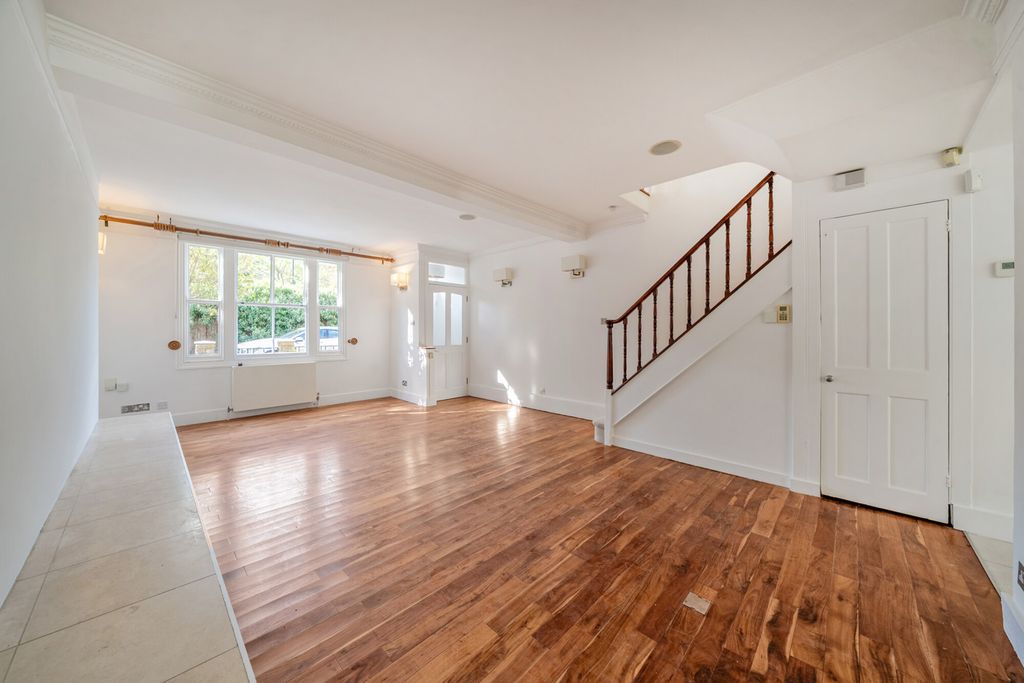 Property photo 2 of 20 1513519-12-6Aa11F...