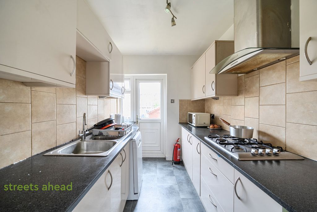 Property photo 2 of 14 108B43F5-98F7-423...