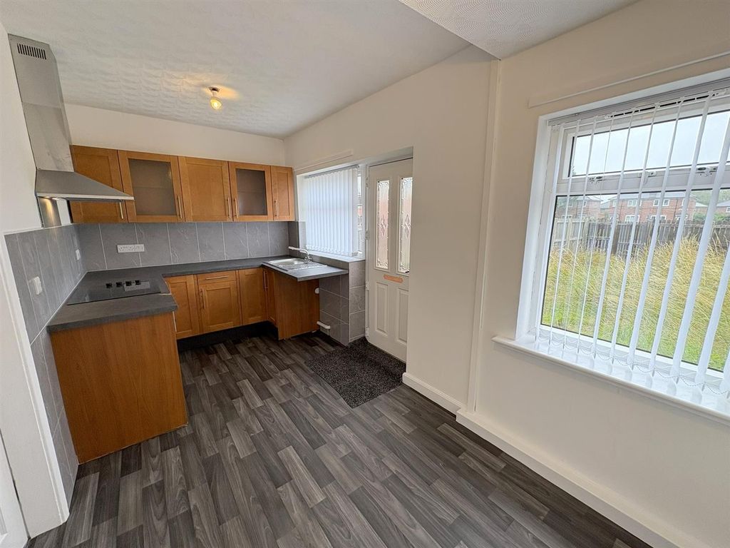 Property photo 3 of 10 Kitchen/Diner