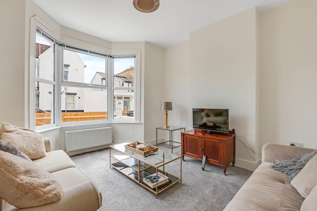 Property photo 3 of 14 06-E3F4Jhpropwpen - 12 Southey Street - 2-Small.Jp