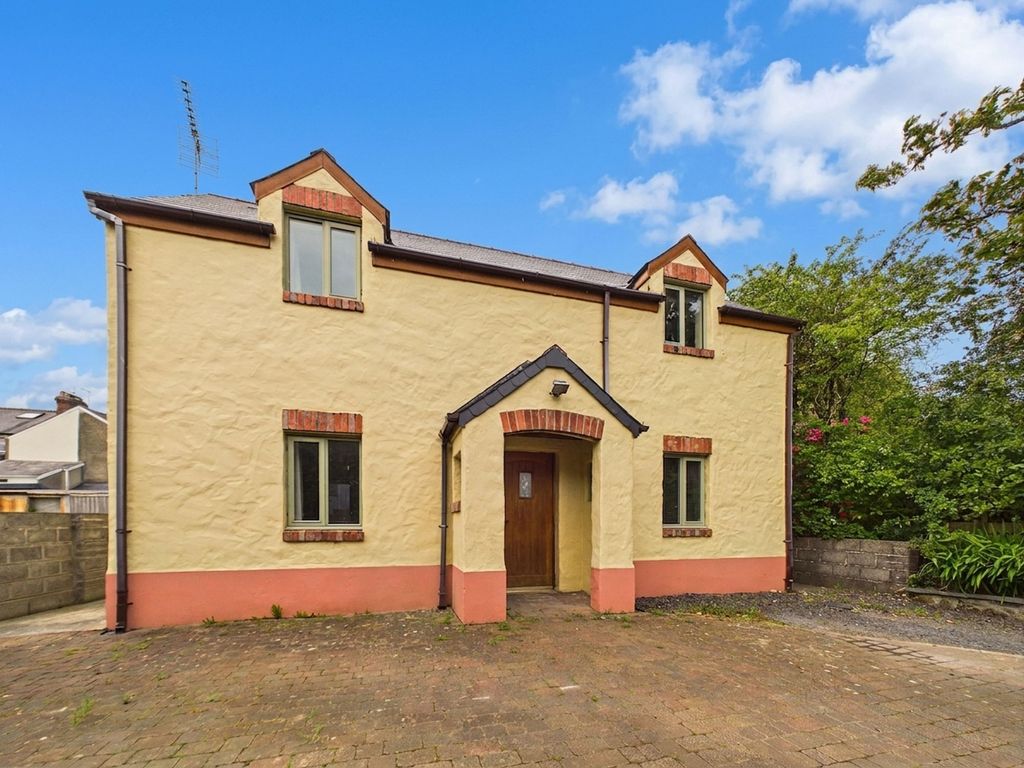 Property photo 2 of 28