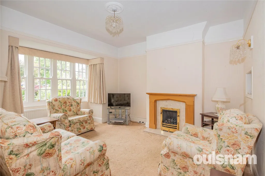 House in Birmingham, Bournville - More