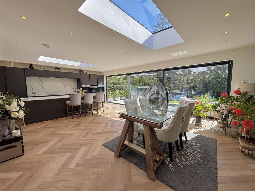 Property photo 3 of 25