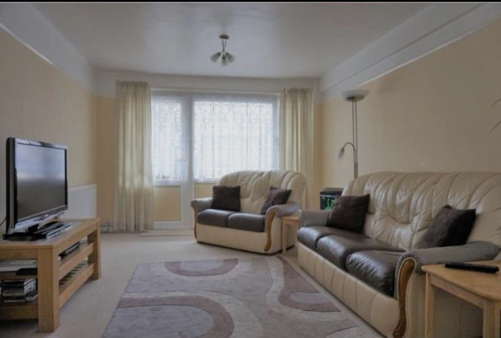 Property photo 3 of 6