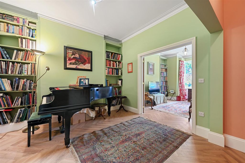 Property photo 3 of 14 Sulgrave Road