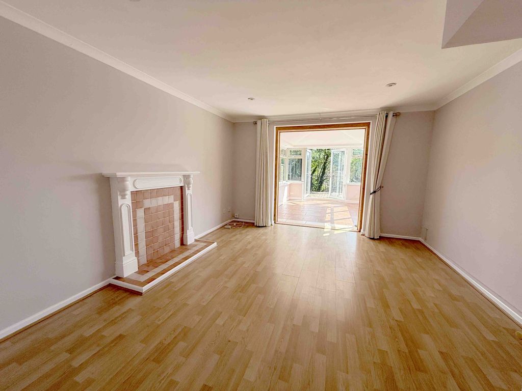 Property photo 3 of 12 Gallery