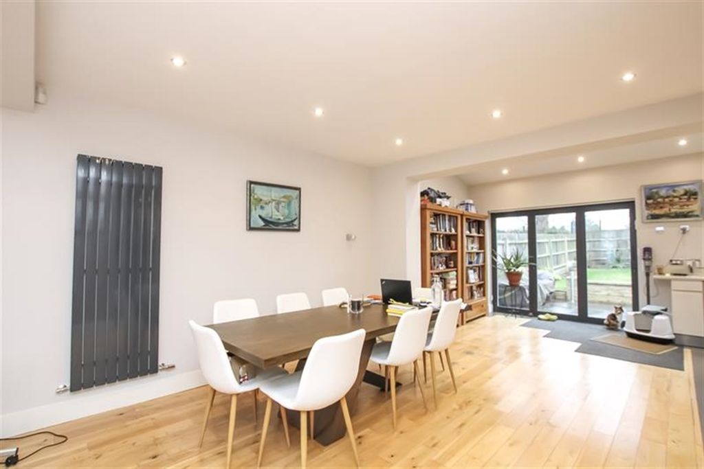 Property photo 1 of 12 (Main)