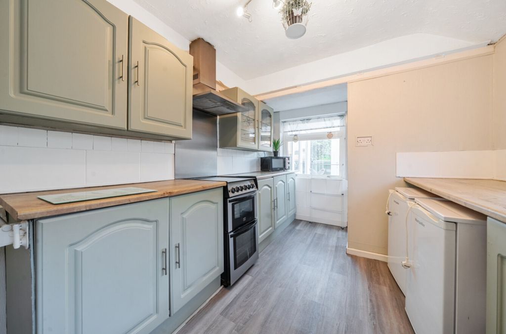 Property photo 3 of 10 1382050-3-6915Decb1d9B9