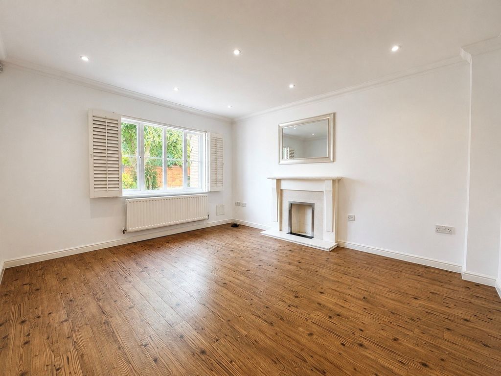 Property photo 3 of 21 Gallery