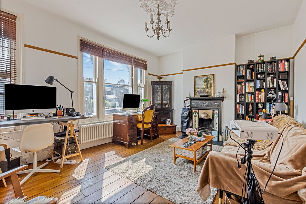 Property photo 2 of 7