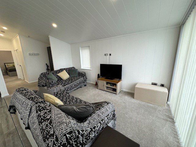 Property photo 3 of 15 Picture No. 12