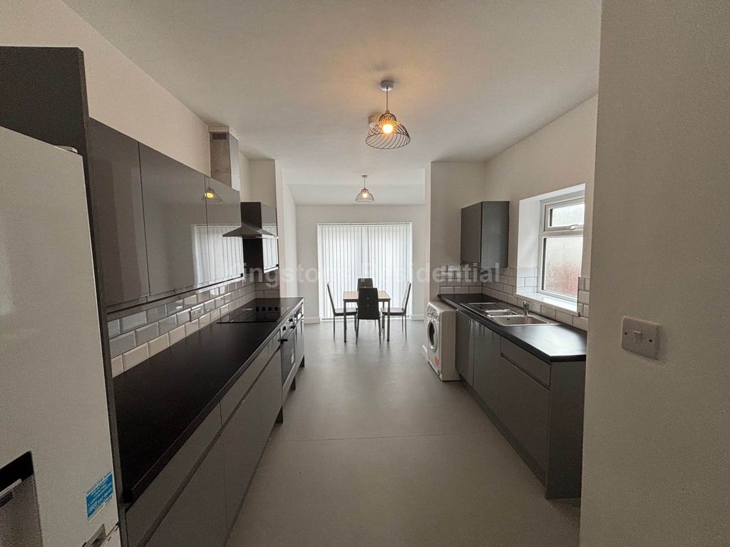 Property photo 1 of 27