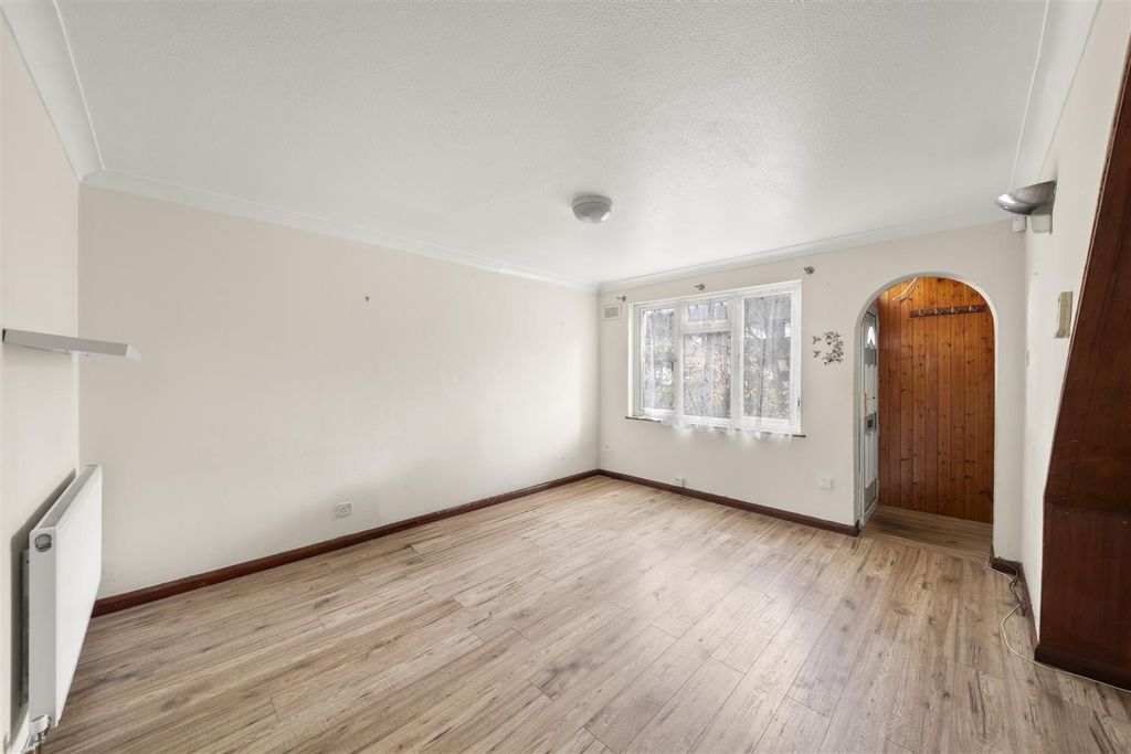 Property photo 2 of 14 1