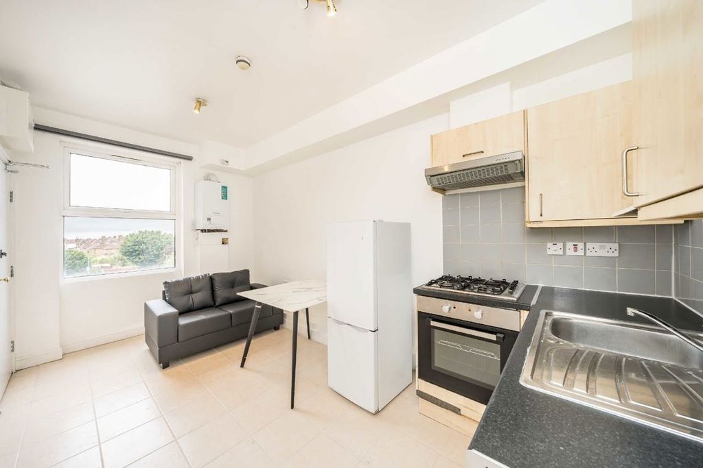 Property photo 1 of 5