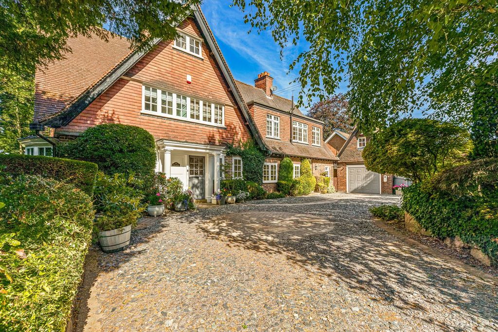 Property photo 2 of 54