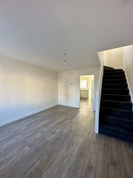 Property photo 2 of 17 Picture No. 11